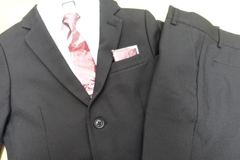 子供用のスーツのセット